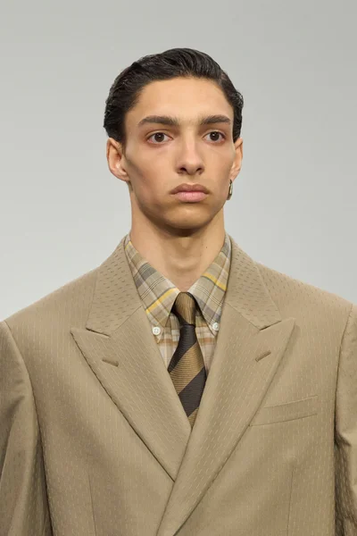 Look 12
